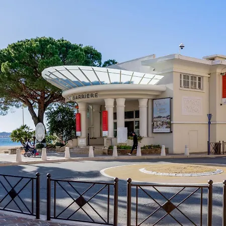 Azur-1 Apartman *